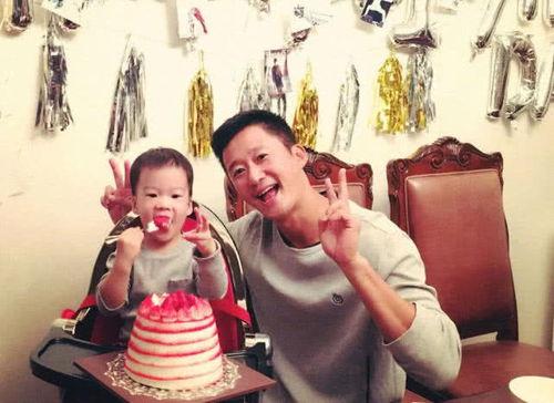 娱乐圈吃瓜吴京是谁啊,揭秘吃瓜群众心中的吴京