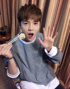 娱乐吃瓜酱博主